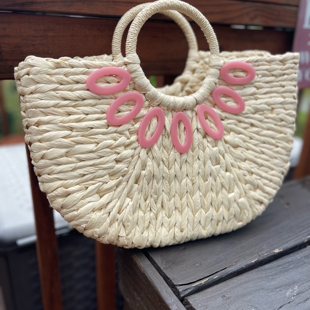 Elegant Cream Tote with Pink Details - btb Los Angeles